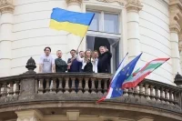 Ukrajinská vlajka2 foto Anežka Hesová